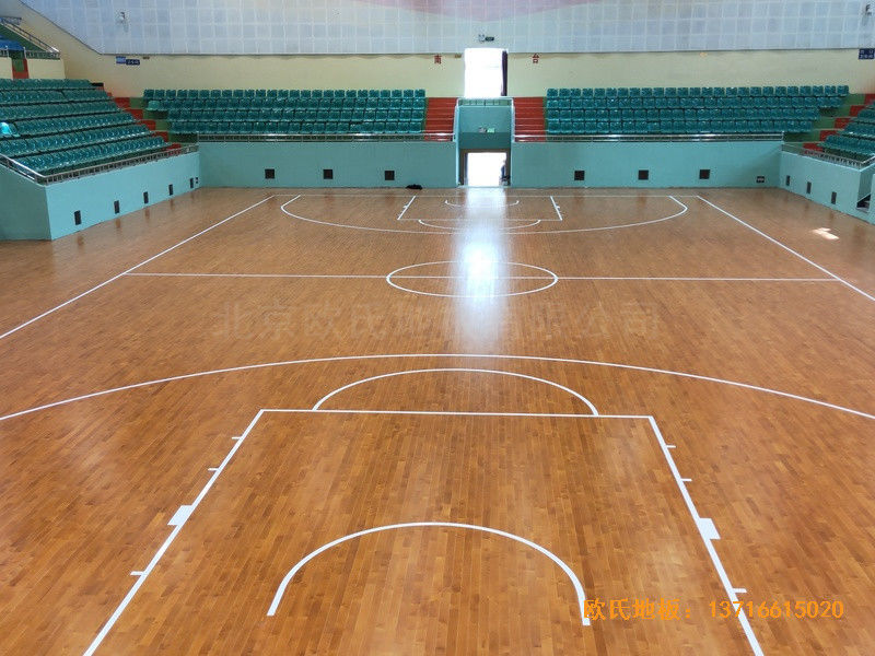 云南官渡区体育馆运动木地板铺装案例3