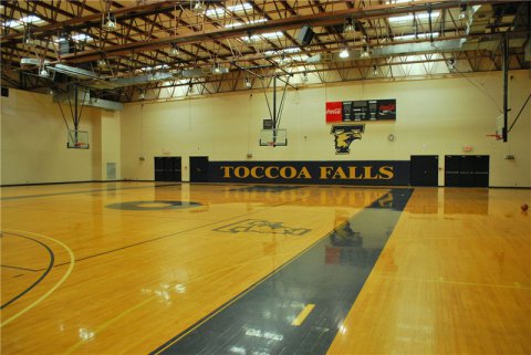 远离你身边的伪劣运动地板