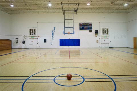 上海运动木地板，转了三圈还是选它