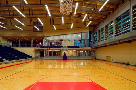 体育馆木地板的漆装方法