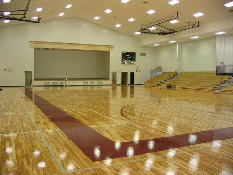 专业厂家的体育木地板防滑窍门