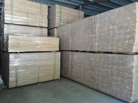 看厂家体育馆运动木地板耐用性的提高