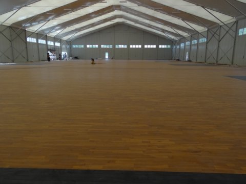 篮球馆方应选择品牌运动木地板