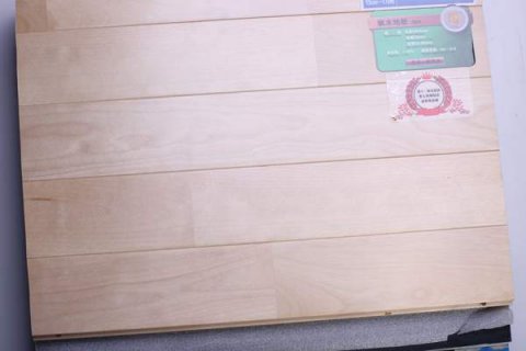 篮球馆场地木地板需要具备防滑特性