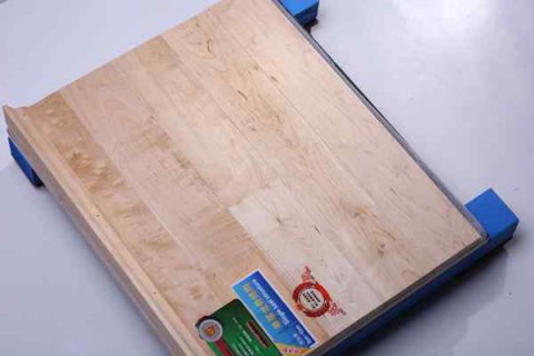 运动木地板步步安装，必出精品