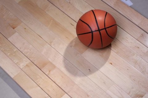 选择运动木地板对于篮球场馆的重要性