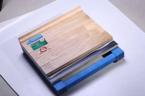 羽毛球馆木地板系统，到底起什么作用