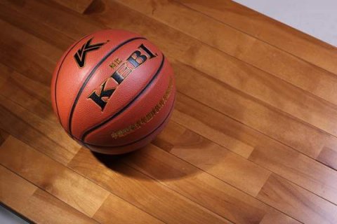 集安篮球地板怎么安装