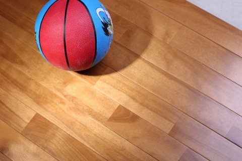 海南篮球地板价格多少啊