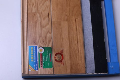 拉萨篮球地板太滑了