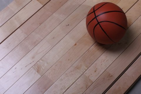 全玻璃式壁球馆安装工程简介