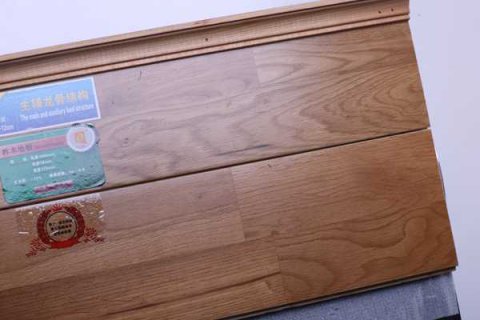 篮球木地板怎么选