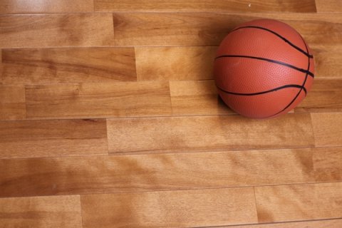 篮球场木地板有什么优点呢