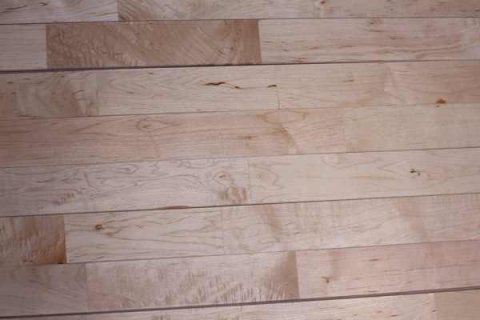 如何选择运动木地板