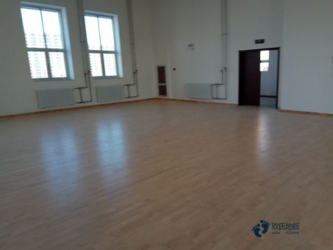 常德悬浮式运动地板厂家