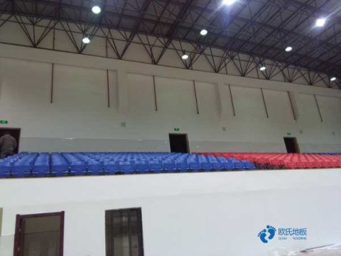 运动场地地板安装方法