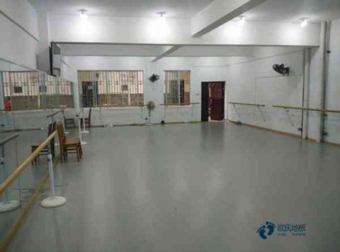 运动地板的生产线