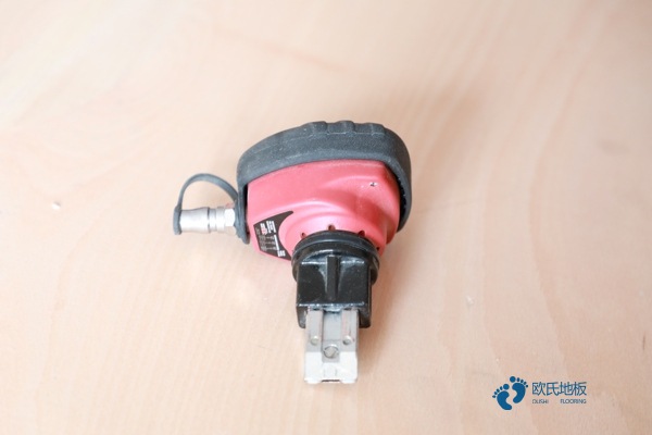 体育场木地板哪个牌子好