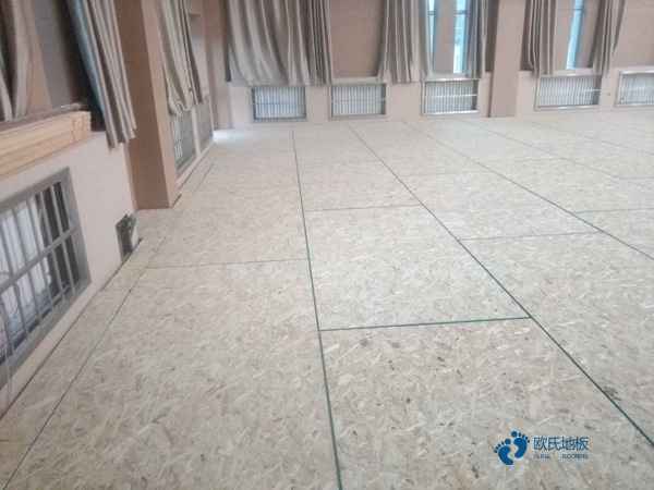 篮球木地板的做法