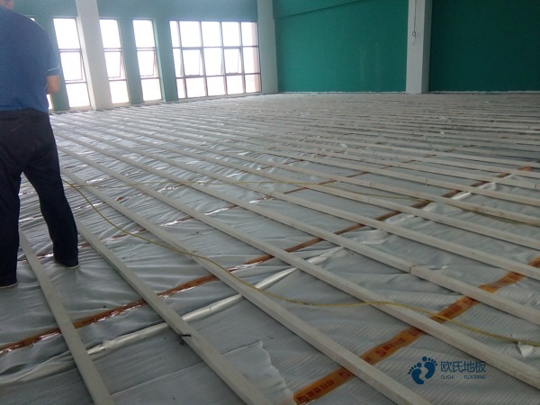 单龙骨体育馆地板安装公司