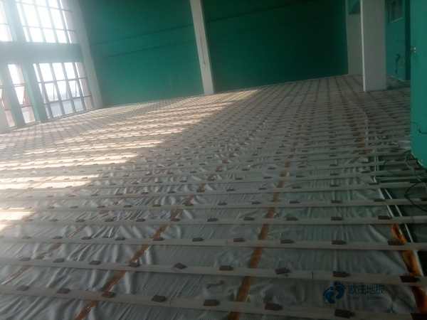 单龙骨体育馆地板安装公司