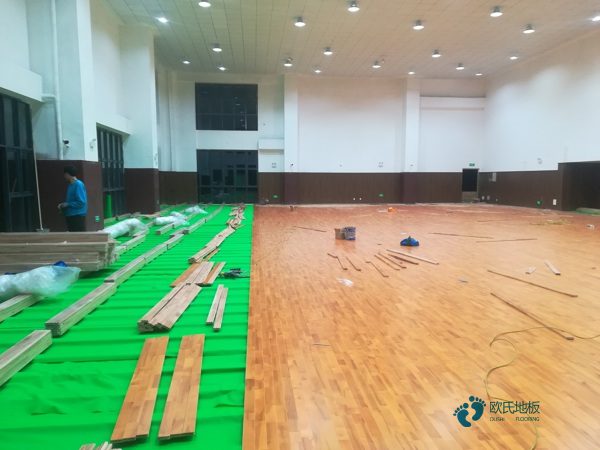 那里有运动馆地板生产公司