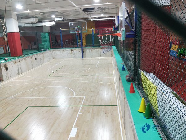 有哪些运动场馆地板厂家报价