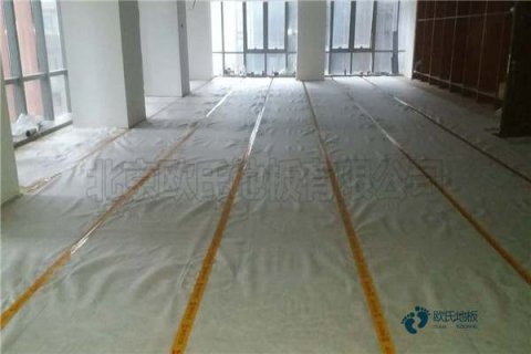 篮球场木地板面板标准是多少