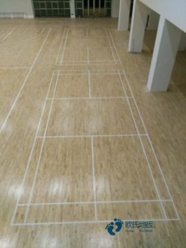 幼儿园教室铺地板，选择很重要