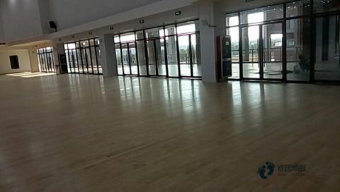 运动木地板起拱原因在这里