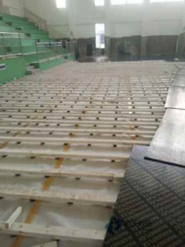 如何看待体育木地板外观节疤