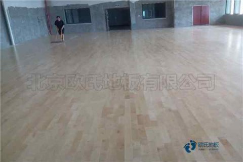 运动木地板面板层养护有什么绝招