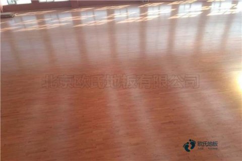 运动木地板性能如何验收