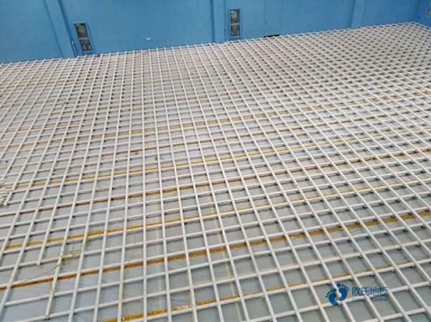 如何避免篮球场木地板起拱