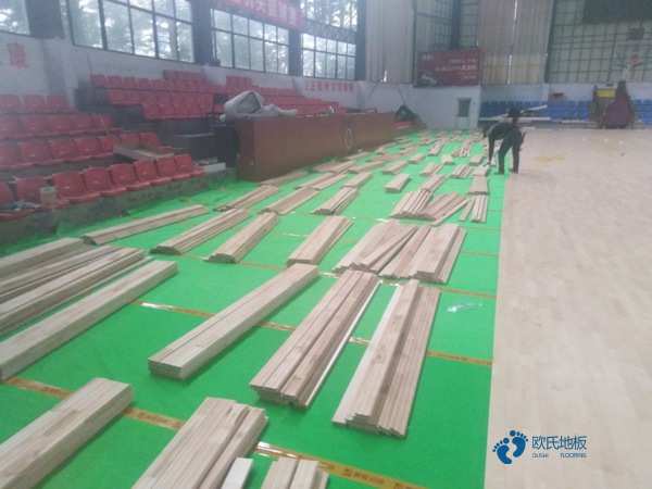 运动木地板的养护和防潮措施是什么？