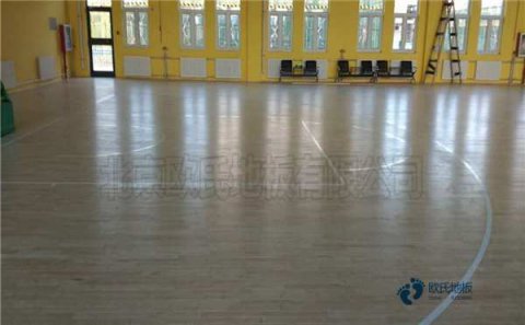 不同季节如何养护运动木地板