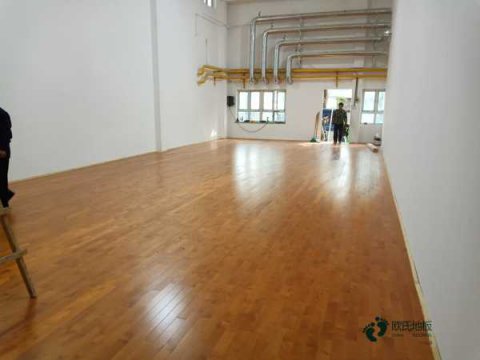 运动木地板厂家有原木基地吗