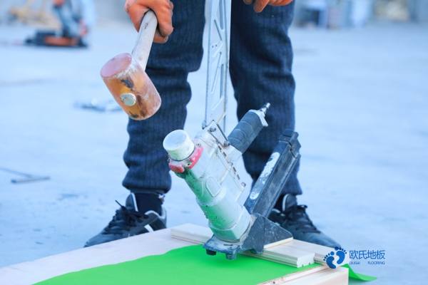 篮球馆木地板缺点3