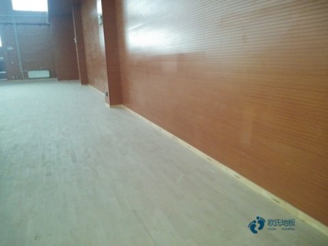 大学运动篮球木地板施工步骤