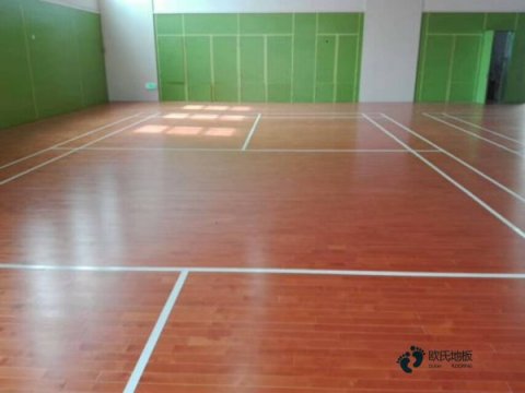 篮球馆木地板施工视频