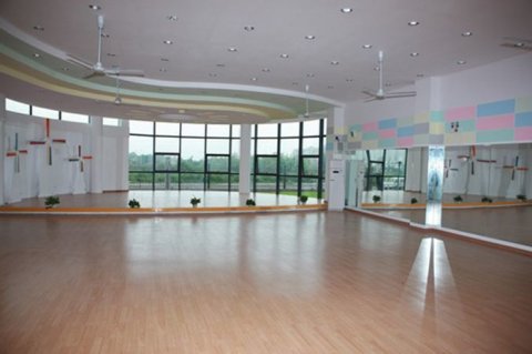 学校俄勒冈松舞台地板施工步骤