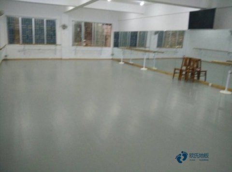 定做体育场木地板品牌哪个好