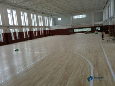 国产运动体育地板施工团队