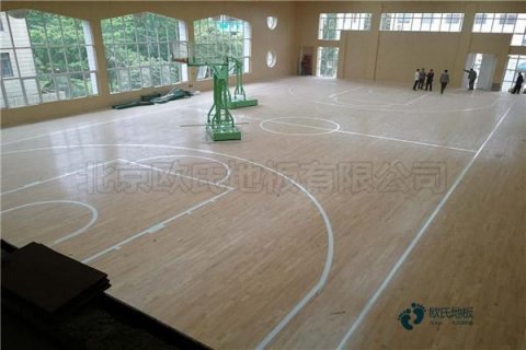 篮球运动实木地板翻新价格