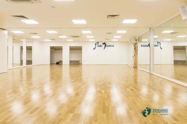 国产运动篮球木地板每平方价格