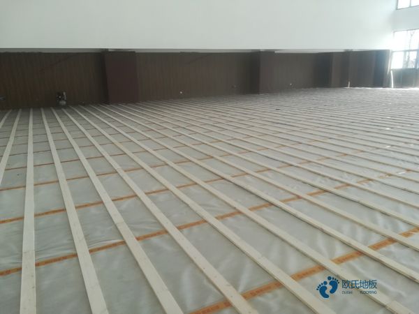 室内木地板篮球场施工全步骤视频1