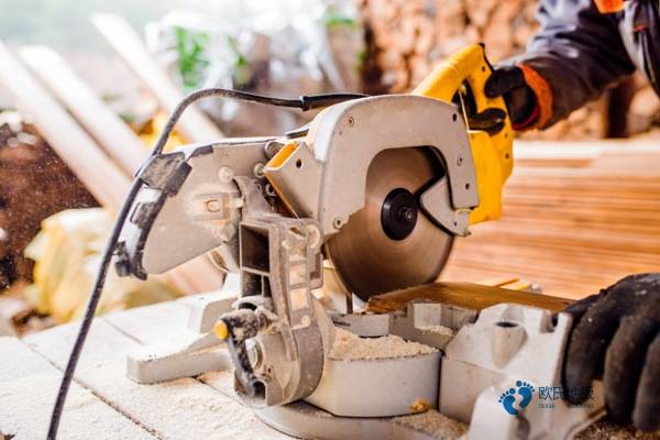 全国体育场运动木地板厂家报价2