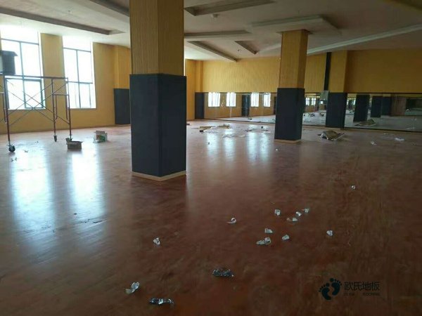 质量好篮球馆木地板施工2