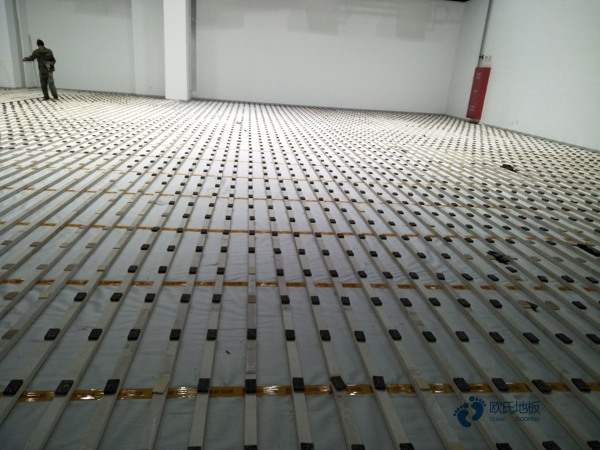 20厚篮球体育木地板牌子2