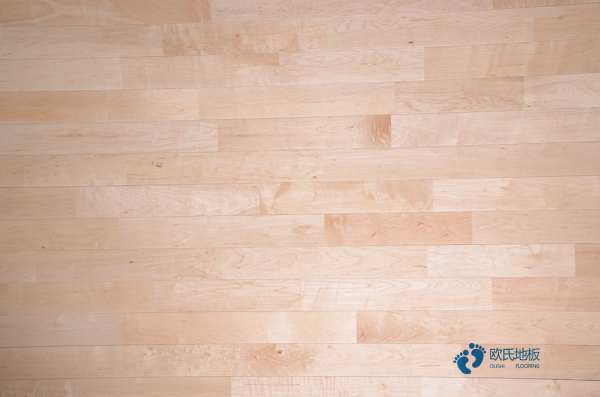 学校篮球场地木地板缓冲层多厚3